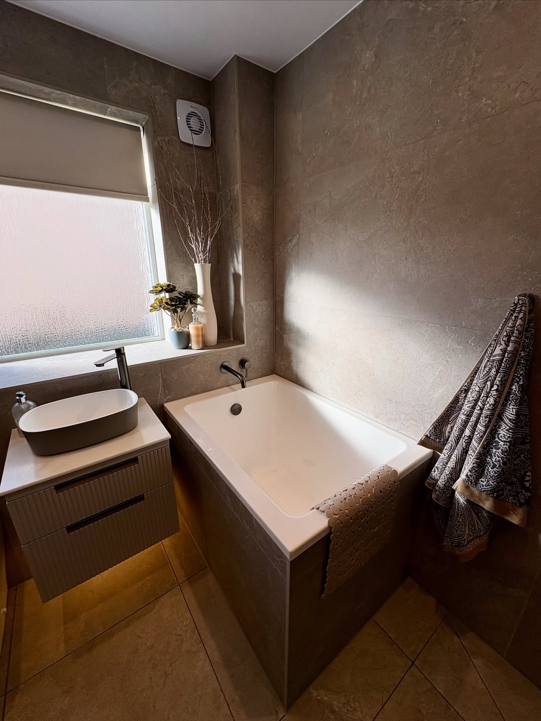 1050 x 750 Deep Soaking Tub – 600mm Depth – Rectangular – Omnitub