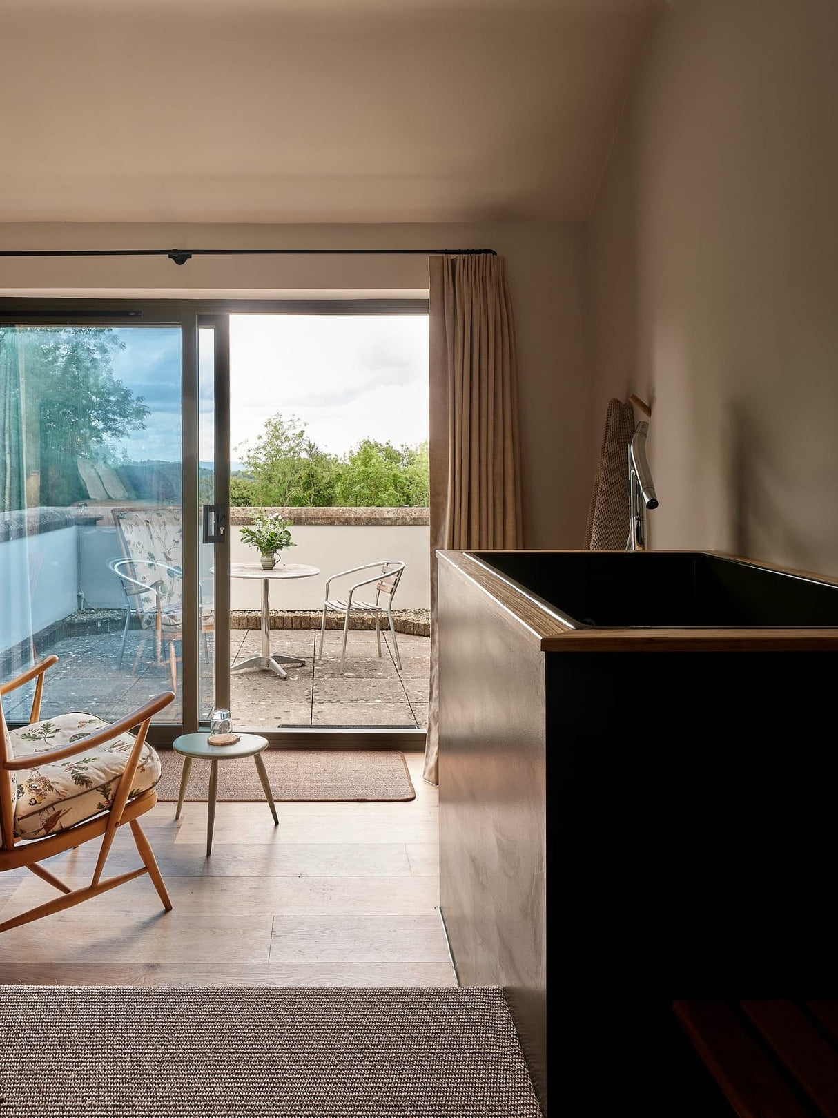 1100 x 700 Seated Soaking Tub – 1000mm Depth – Rectangular – Omnitub