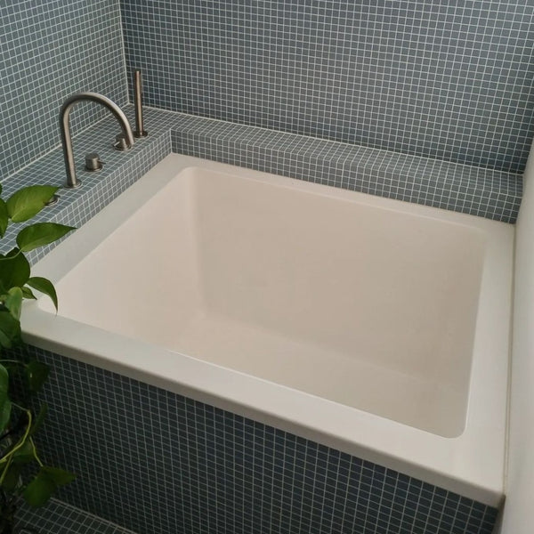 Omnitub Solo Extra 1150 x 900 handmade UK deep soaking tub 600mm depth rectangular - finish and texture