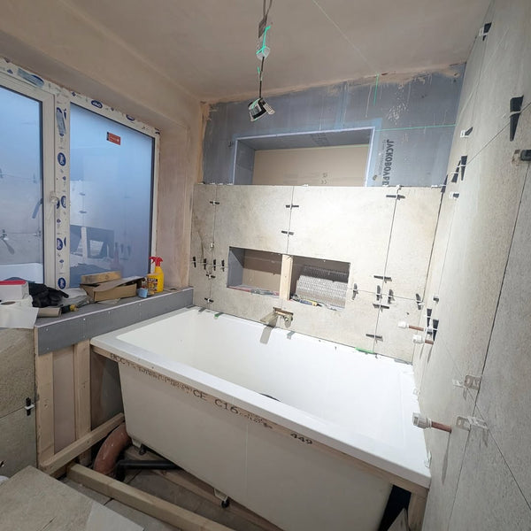 Omnitub Solo Extreme 1600 x 800 handmade UK deep soaking tub 600mm depth rectangular - close-up detail