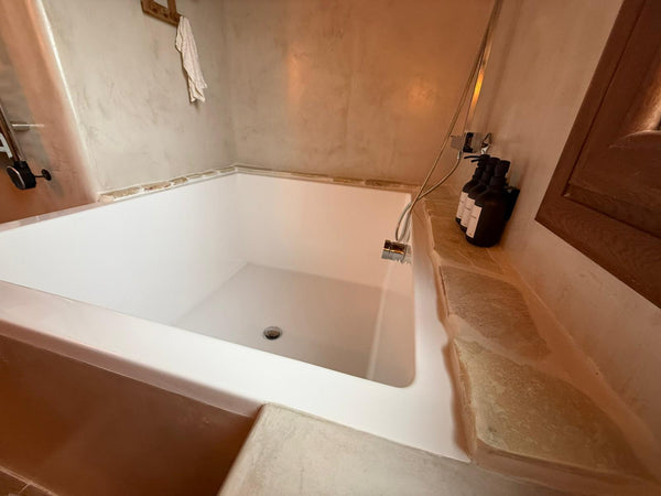 Omnitub 1400 x 1200 deep soaking tub 600mm depth wide rectangular - top-down view