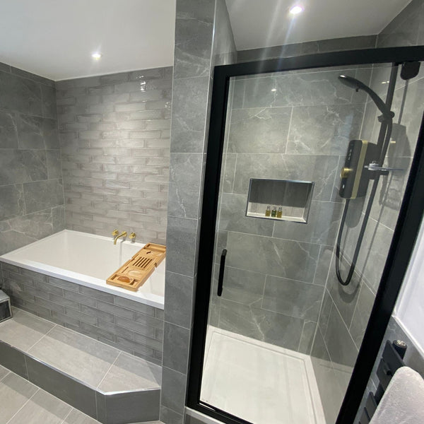 Omnitub 1500 x 800 deep soaking tub 600mm depth rectangular - installed in bathroom