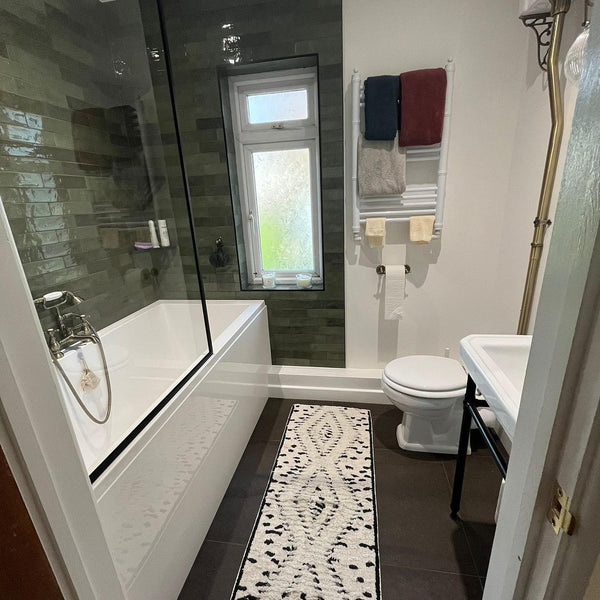 Omnitub Deluxe Plus 1800 x 800 handmade UK deep soaking tub 600mm depth rectangular - styled setting