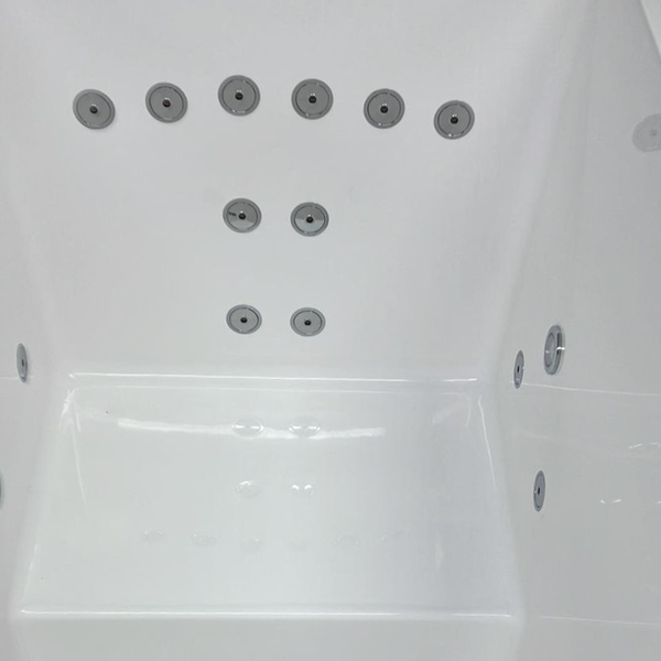 Extra Deep Whirlpool Baths by Omnitub - close-up detail