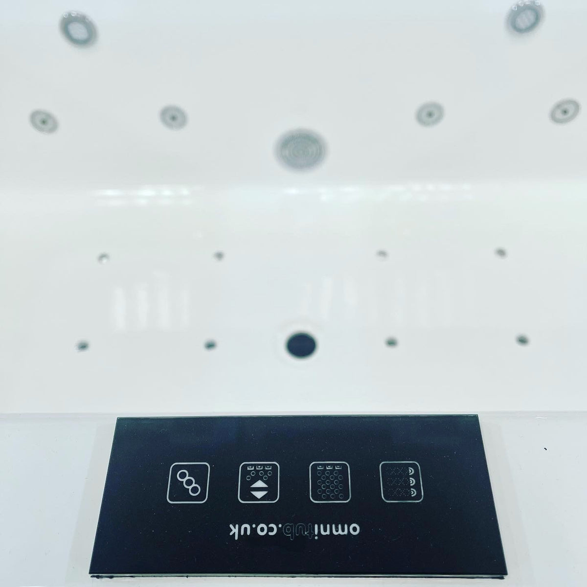 Extra Deep Whirlpool Baths by Omnitub - dimensions overview
