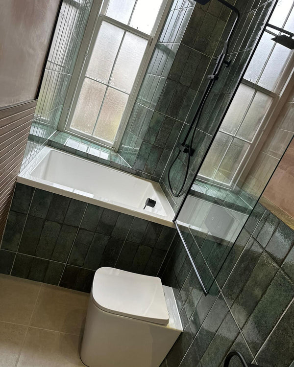 Omnitub Solo Extra 1150 x 900 handmade UK deep soaking tub 600mm depth rectangular - lifestyle setting