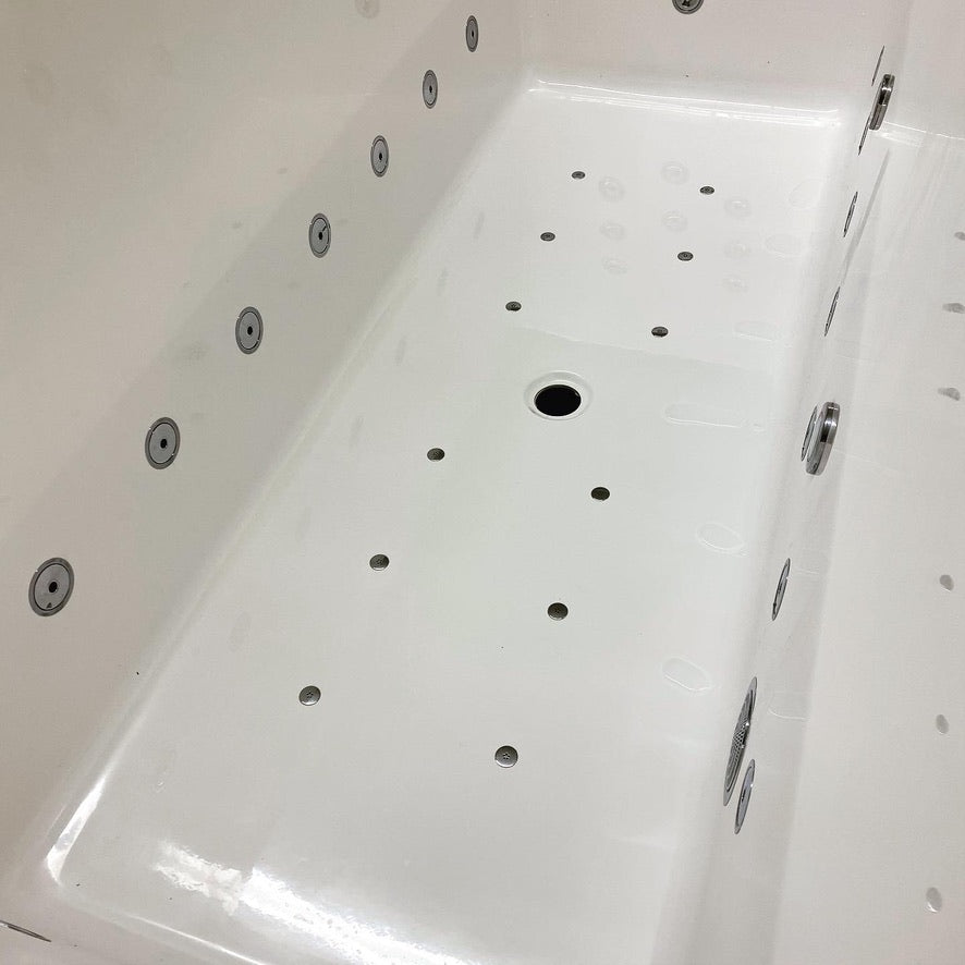 Extra Deep Whirlpool Baths by Omnitub - colour detail