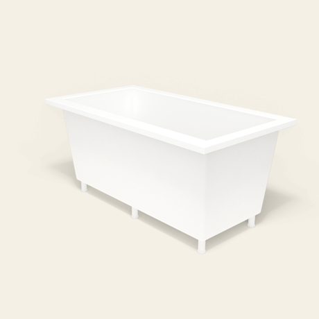 Omnitub 1500×800 B100 white deep soaking bath — three-quarter, with feet [render:6_grounded:feet]