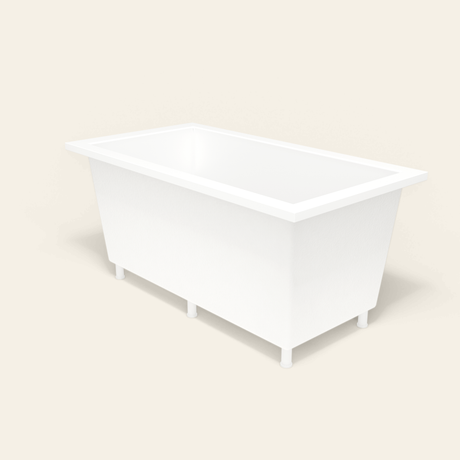 Omnitub 1500×800 white deep soaking bath — three-quarter, with feet [render:6_grounded:feet]