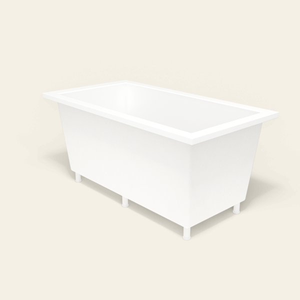 Omnitub 1500×800 white deep soaking bath — three-quarter, with feet [render:6_grounded:feet]