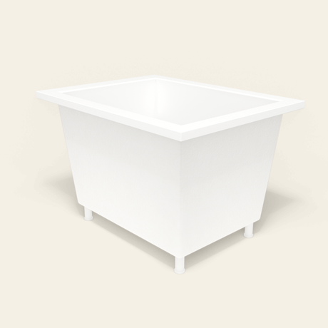 Omnitub 1050×800 white deep soaking bath — three-quarter, with feet [render:6_grounded:feet]