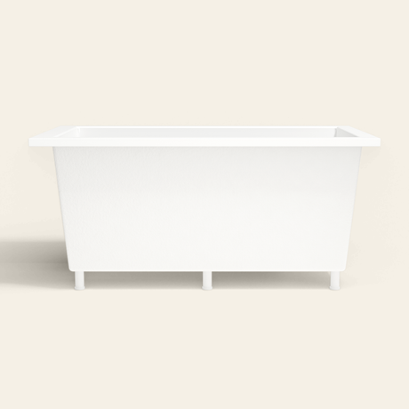 Omnitub 1500×800 white deep soaking bath — side profile, with feet [render:7_long_side:feet]