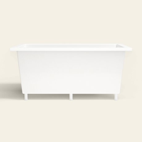 Omnitub 1500×800 B100 white deep soaking bath — side profile, with feet [render:7_long_side:feet]
