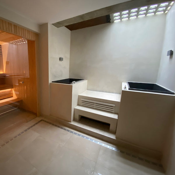 Omnitub 1100 x 600 UK seated soaking tub 1000mm depth rectangular - styled setting