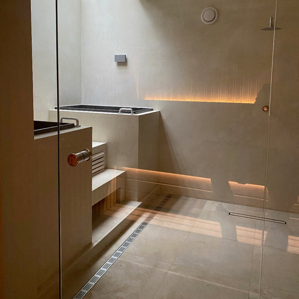 Omnitub 1100 x 600 UK seated soaking tub 1000mm depth rectangular - colour detail