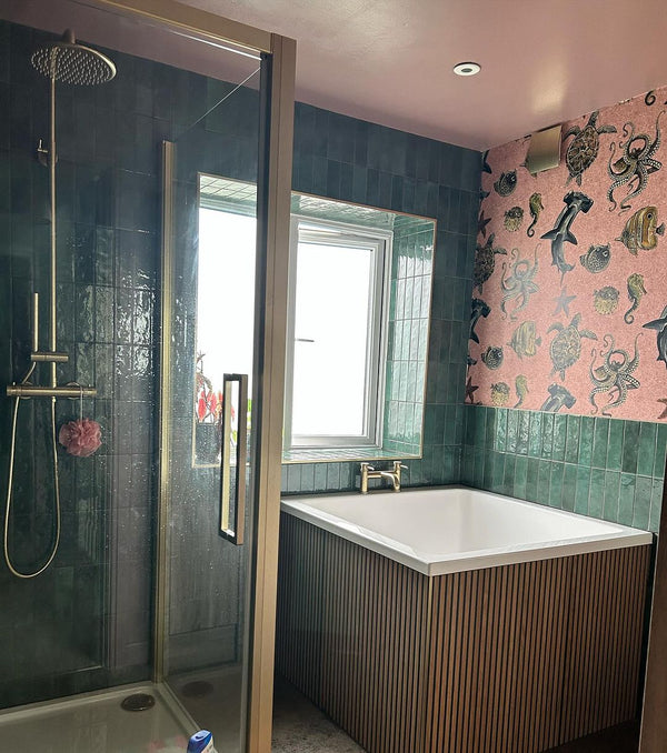 Omnitub Duo Square 1050 x 1050 deep soaking tub 600mm depth square - interior detail