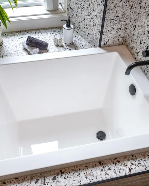 Omnitub 1050 x 750 handmade UK deep soaking tub 600mm depth rectangular - installed in bathroom