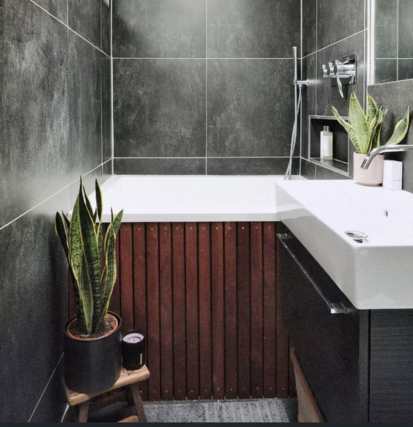 Omnitub 1050 x 750 handmade UK deep soaking tub 600mm depth rectangular - lifestyle setting