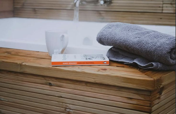Omnitub 1500 x 1050 handmade UK deep soaking tub 600mm depth wide rectangular - main product view