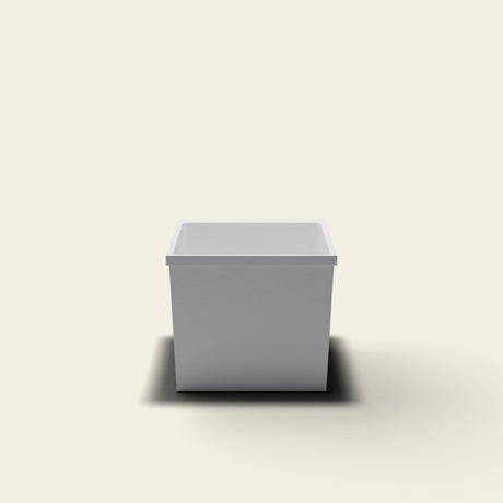 Omnitub Sheer 900 deep soaking tub in white — 900×700mm footprint, 600mm deep, near-vertical walls, hand-polished Omnigel — end elevation [render:endelev:nofeet]