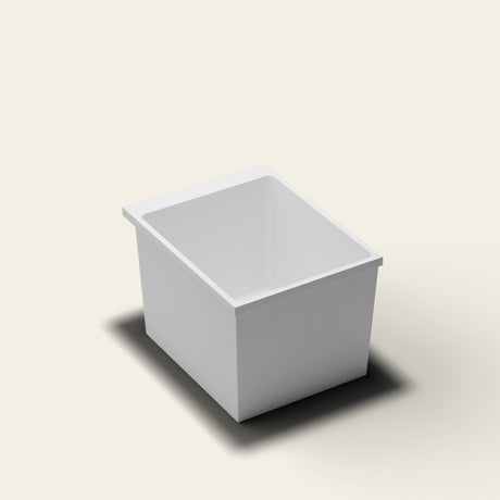 Omnitub Sheer 900 deep soaking tub in white — 900×700mm footprint, 600mm deep, near-vertical walls, hand-polished Omnigel — three-quarter [render:quarter:nofeet]