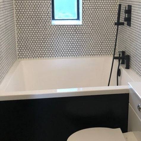 Omnitub Solo Extra 1150 x 900 handmade UK deep soaking tub 600mm depth rectangular - lifestyle setting 2