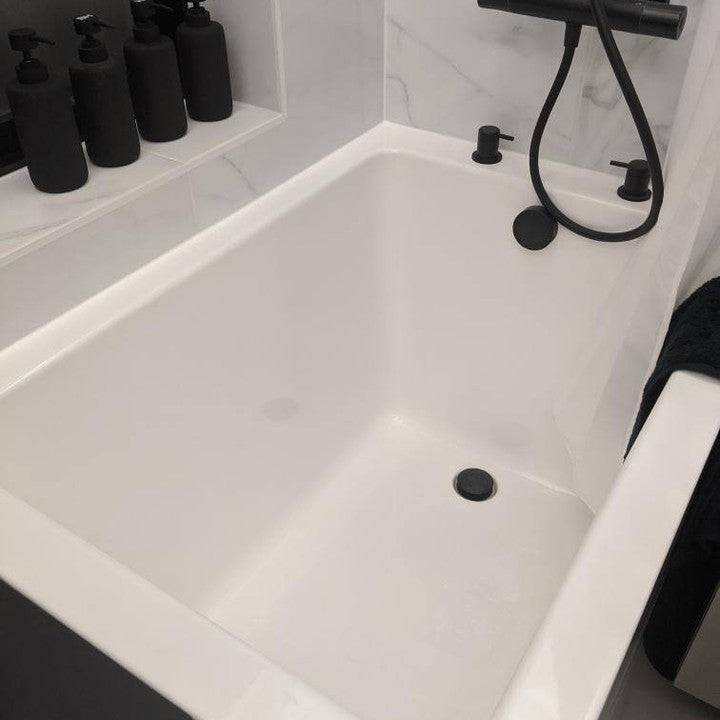 1150 L x 900 W x 625 H. Petite baignoire profonde. Omnitub Solo Extra