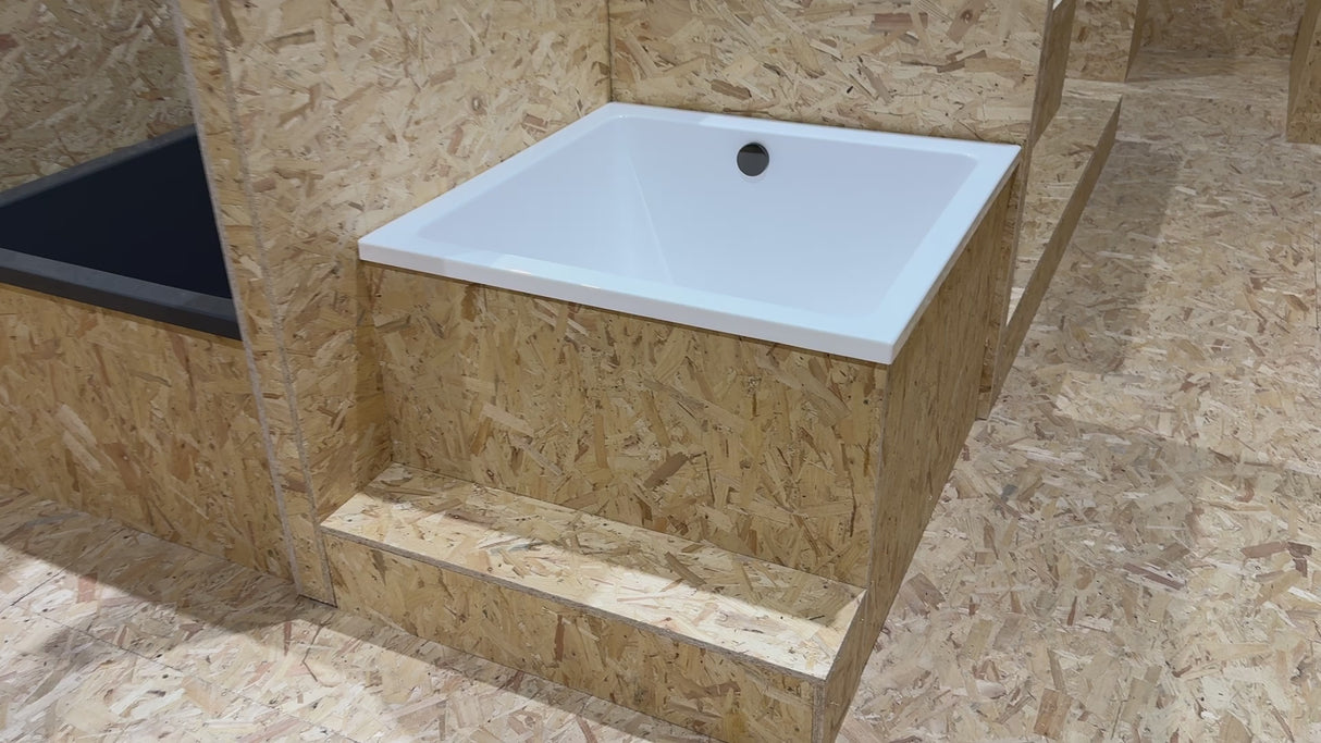 1050 L x 1050 W x 625 H. Petite baignoire profonde. Omnitub Duo