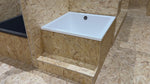 1050 L x 1050 W x 625 H. Petite baignoire profonde. Omnitub Duo