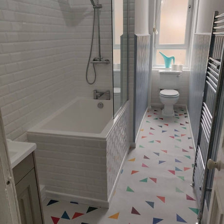 1250 x 750 Deep Bath Handmade in Somerset with Free Shipping. Optional Whirlpools, Jet Spas, Lights. Available in Any Colour, Panels & Wastes. Made In Britain.