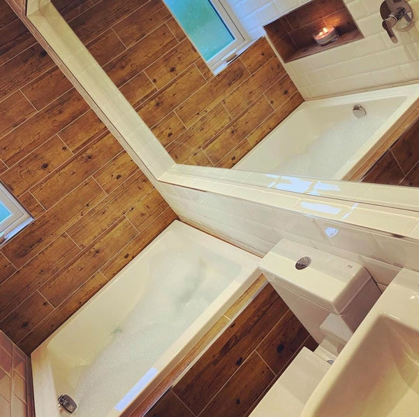Omnitub Duo Square 1050 x 1050 deep soaking tub 600mm depth square - product overview