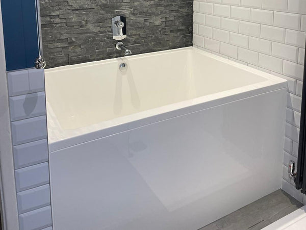 Omnitub Solo Extreme 1600 x 1050 handmade UK deep soaking tub 600mm depth wide rectangular - close-up detail