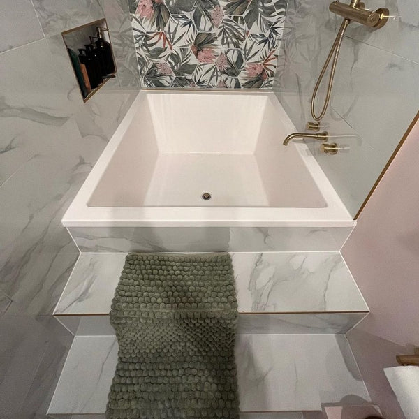 Omnitub 1400 x 1200 deep soaking tub 600mm depth wide rectangular - design feature