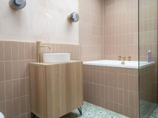 Omnitub Solo Max 1050 x 800 handmade UK deep soaking tub 600mm depth rectangular - side angle
