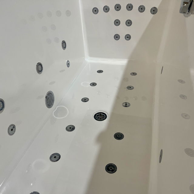 Deep Bath | Seated Baths | Japanese Soaking Tub | Japanese Bath | Omnitub® Pro Deep Soaking Whirlpool Experience | Extra Deep Whirlpool Bath