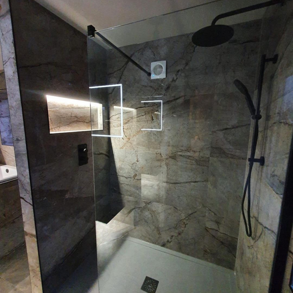 Omnitub 1500 x 1050 handmade UK deep soaking tub 600mm depth wide rectangular - feature highlight